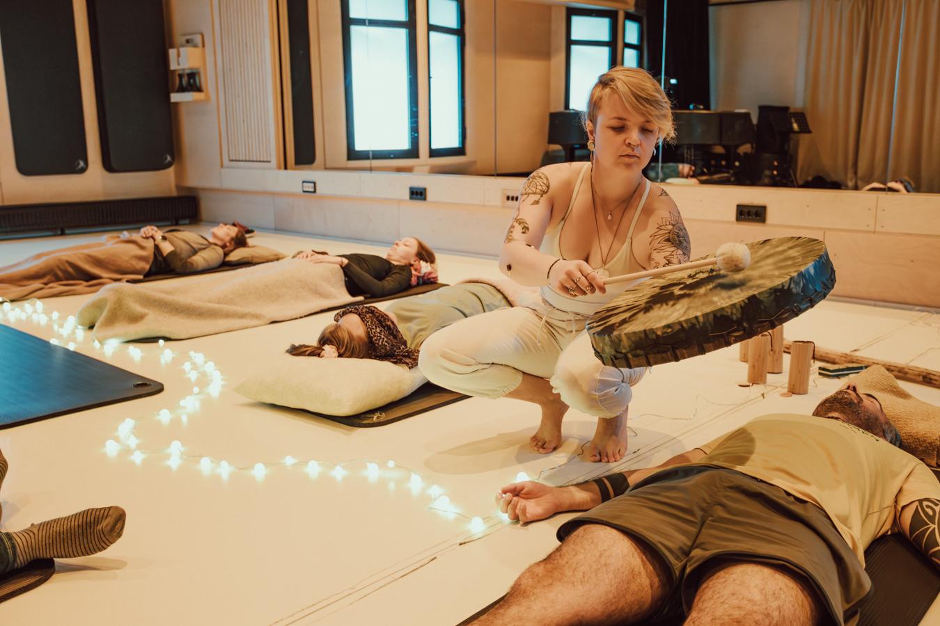 Terapeuttinen sidonta ja muut rentoutusmenetelmät